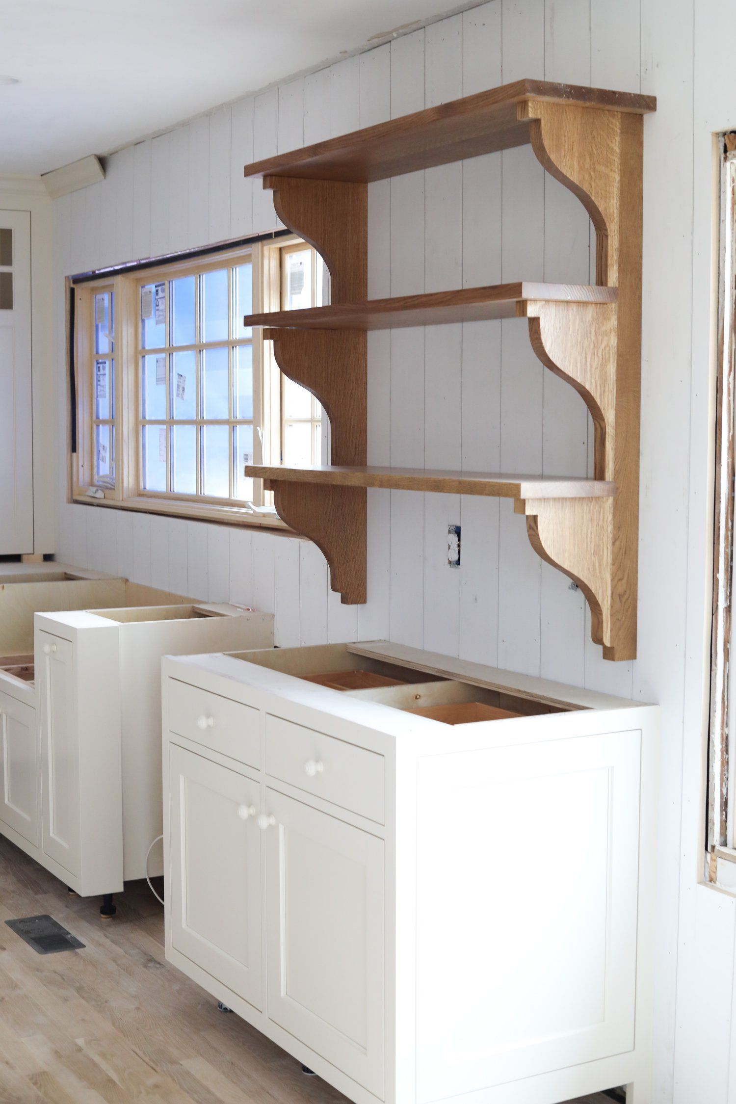 Kitchen cabinet